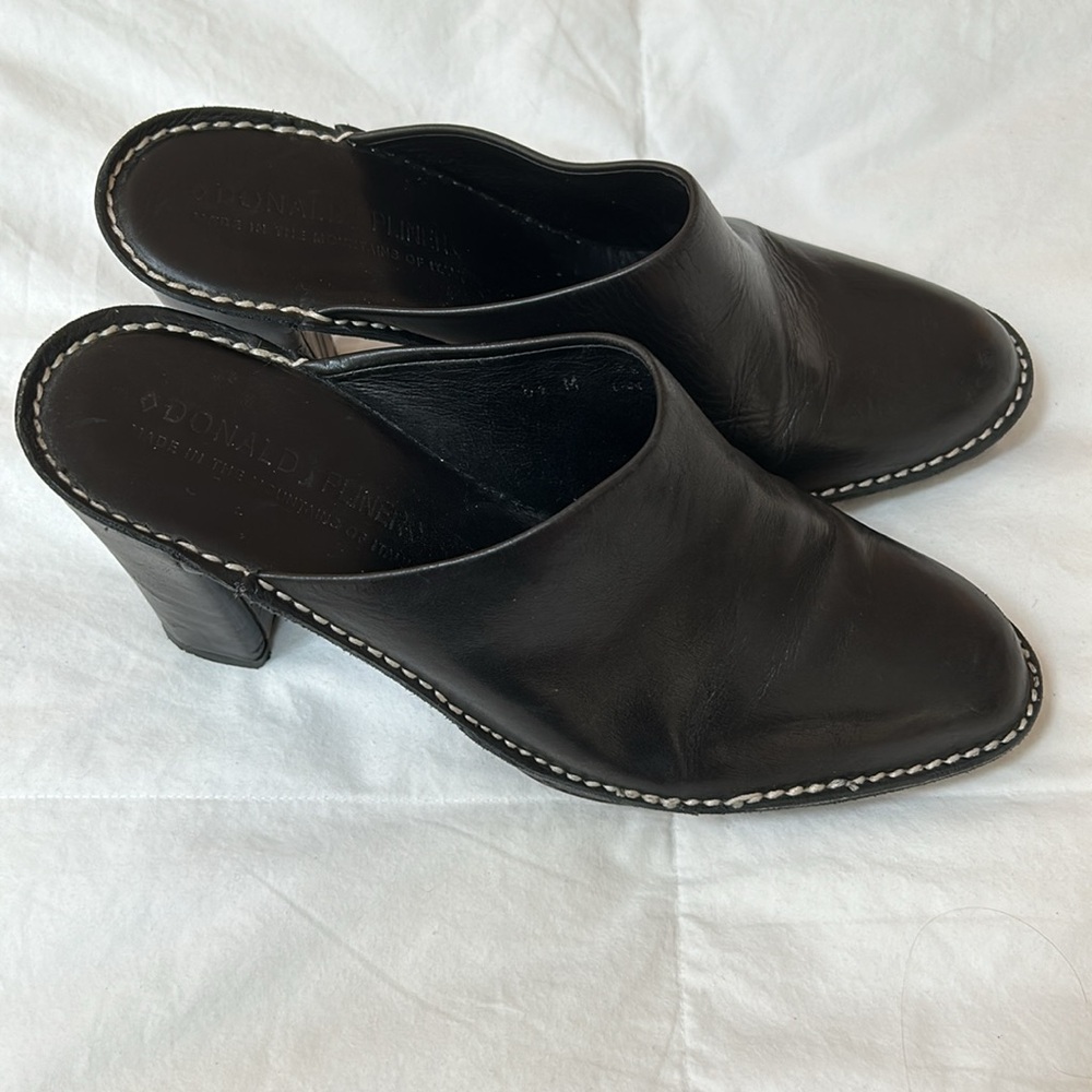 Donald J Pliner Slide 8 1/2 M